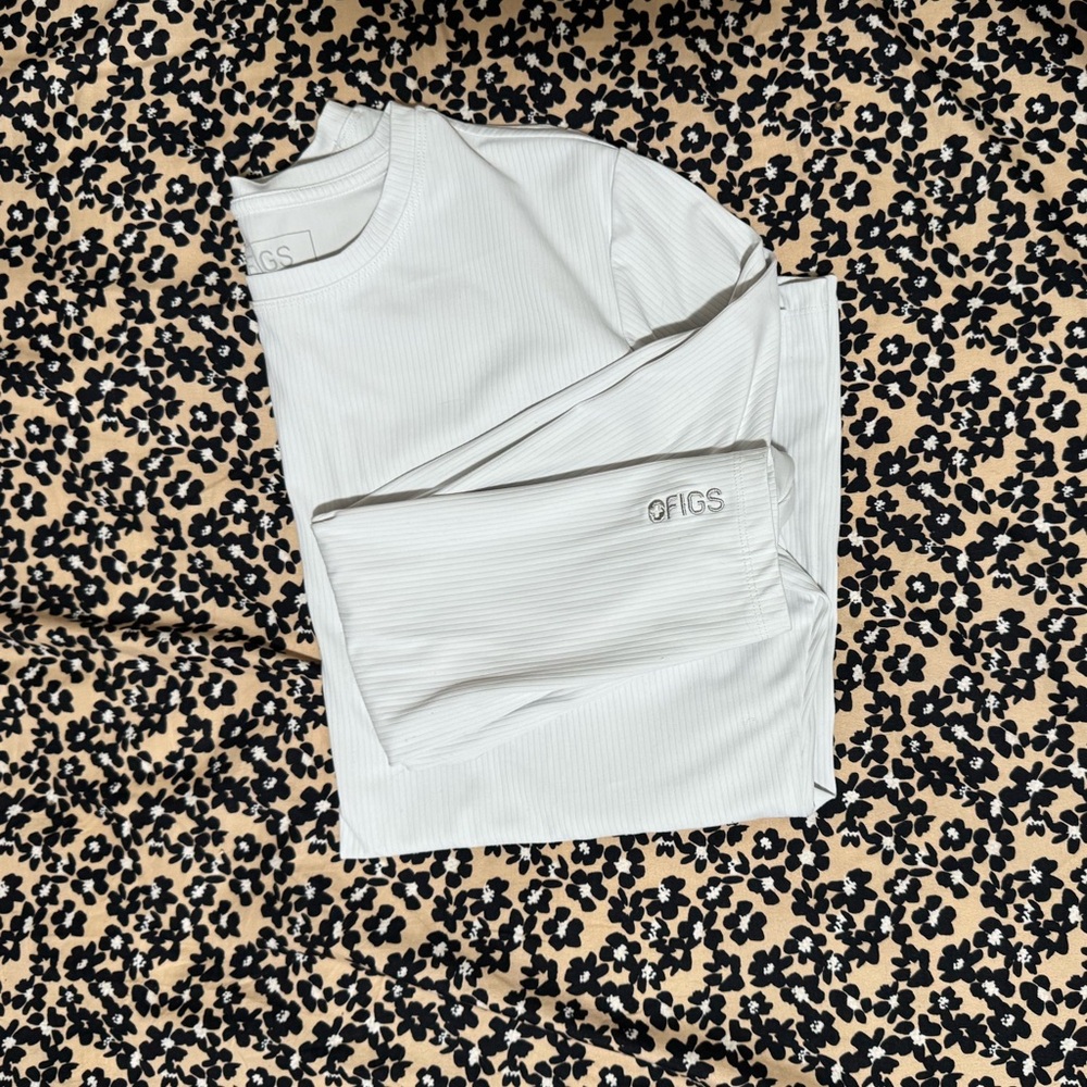 FIGS White Ribbed Underscrub